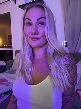 Snapshot of NastyMilf_ chatting on October 13, 6:21 pm NastyMilf  online show from October 13, 6:21 pm