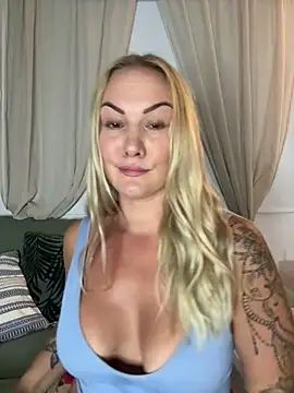 Snapshot of NastyMilf_ chatting on October 5, 7:41 pm NastyMilf  online show from October 5, 7:41 pm