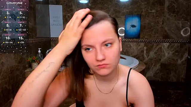 MelindaTin online show from January 18, 1:46 am