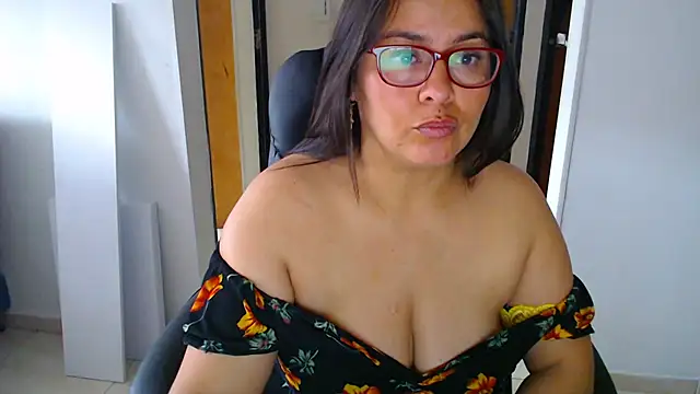 Snapshot of Ixchel_Anaid chatting on September 27, 2:35 pm Ixchel Anaid online show from September 27, 2:35 pm