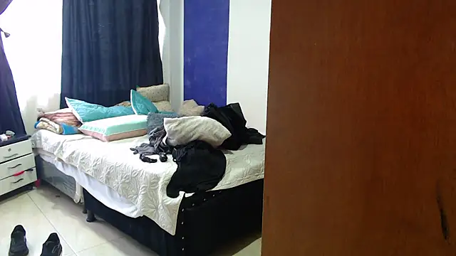 Snapshot of Ixchel_Anaid chatting on October 15, 6:21 pm Ixchel Anaid online show from October 15, 6:21 pm