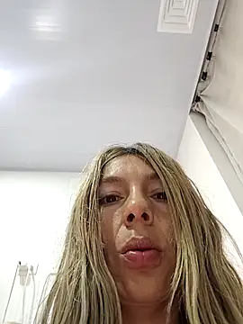 Snapshot of estrella_tasty chatting on September 16, 4:42 am estrella tasty online show from September 16, 4:42 am