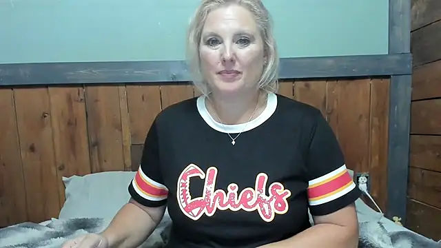 Snapshot of lisaxlovexxx chatting on September 22, 2:54 am lisaxlovexxx online show from September 22, 2:54 am