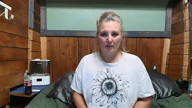 lisaxlovexxx online show from May 16, 1:41 am