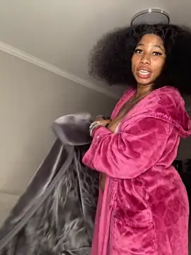 CurvyDesire1 online show from April 16, 9:39 pm