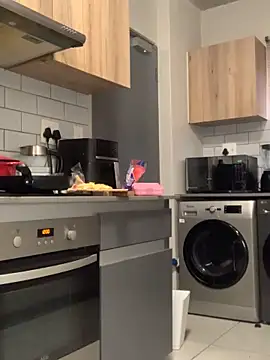 Snapshot of CurvyDesire1 chatting on October 21, 4:27 am CurvyDesire1 online show from October 21, 4:27 am