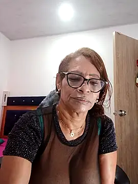 BustyMilf  online show from December 14, 1:50 pm