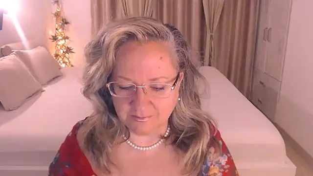 Snapshot of Raisshy chatting on October 8, 3:55 am Raisshy online show from October 8, 3:55 am