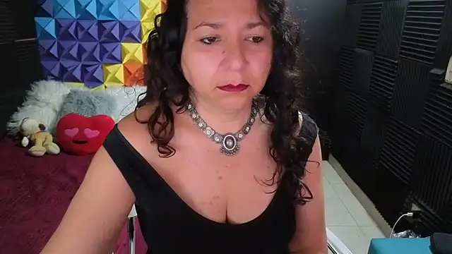 Snapshot of katifoxx chatting on October 2, 4:01 pm katifoxx online show from October 2, 4:01 pm