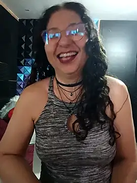 Snapshot of katifoxx chatting on October 15, 3:47 pm katifoxx online show from October 15, 3:47 pm