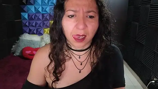 Snapshot of katifoxx chatting on October 24, 4:03 pm katifoxx online show from October 24, 4:03 pm