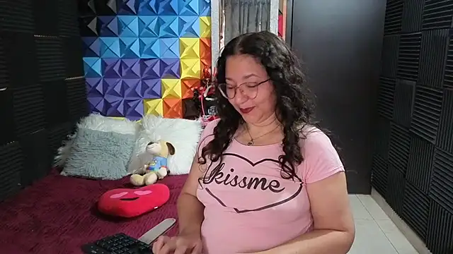 Snapshot of katifoxx chatting on October 28, 3:51 pm katifoxx online show from October 28, 3:51 pm