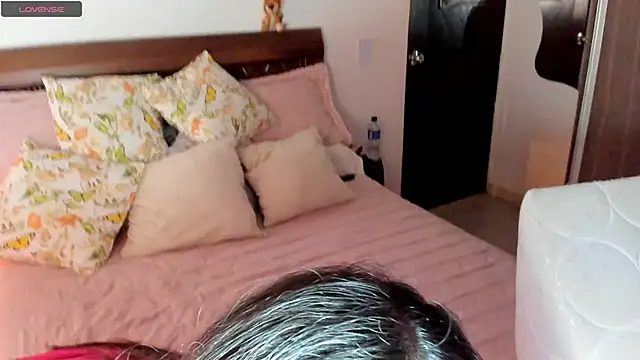 Snapshot of Ariella_tits chatting on September 27, 5:53 pm Ariella tits online show from September 27, 5:53 pm