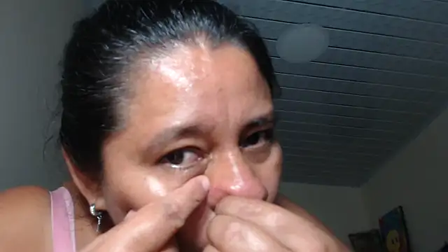 Snapshot of adrixxx38 chatting on November 1, 1:21 am adrixxx38 online show from November 1, 1:21 am