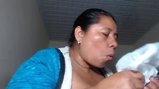 Snapshot of adrixxx38 chatting on October 12, 7:11 am adrixxx38 online show from October 12, 7:11 am