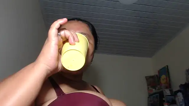 Snapshot of adrixxx38 chatting on October 21, 6:17 am adrixxx38 online show from October 21, 6:17 am