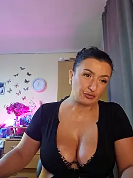 Snapshot of Hotangel75 chatting on September 30, 8:20 am Hotangel75 online show from September 30, 8:20 am