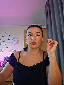 Snapshot of Hotangel75 chatting on October 31, 7:12 am Hotangel75 online show from October 31, 7:12 am