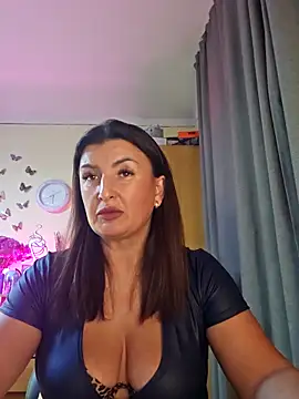 Snapshot of Hotangel75 chatting on September 27, 5:31 pm Hotangel75 online show from September 27, 5:31 pm