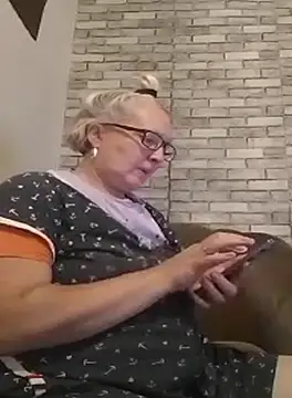 Snapshot of Cerd_Ayaz chatting on September 24, 3:44 pm Cerd Ayaz online show from September 24, 3:44 pm