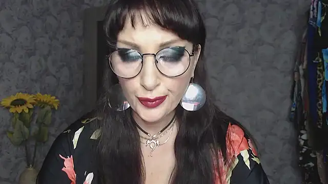 Snapshot of Aziza1 chatting on September 17, 6:06 pm Aziza1 online show from September 17, 6:06 pm