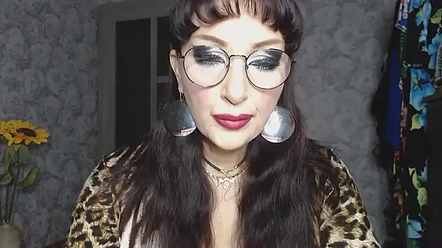 Snapshot of Aziza1 chatting on October 1, 3:39 pm Aziza1 online show from October 1, 3:39 pm