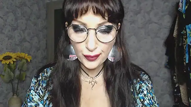 Snapshot of Aziza1 chatting on September 15, 5:53 pm Aziza1 online show from September 15, 5:53 pm