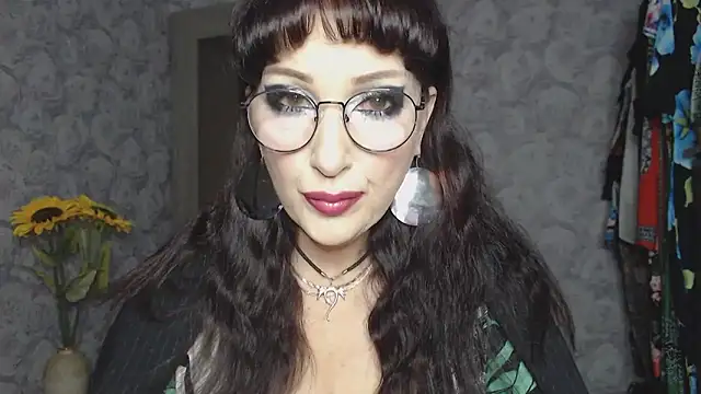 Snapshot of Aziza1 chatting on September 26, 2:04 pm Aziza1 online show from September 26, 2:04 pm