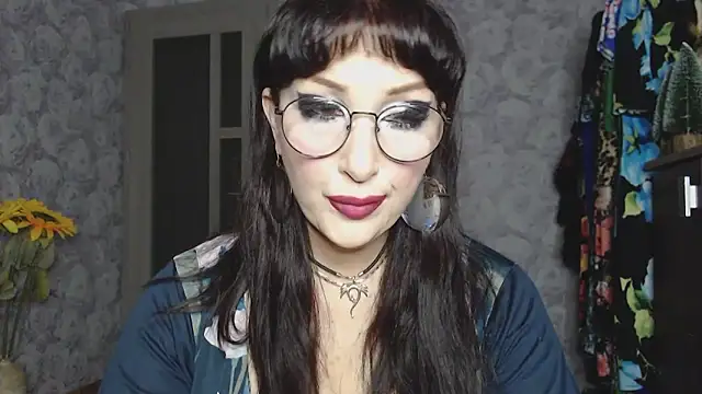 Snapshot of Aziza1 chatting on October 3, 3:50 pm Aziza1 online show from October 3, 3:50 pm