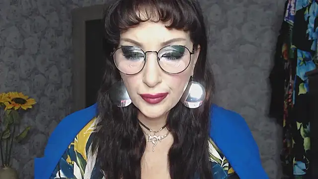 Snapshot of Aziza1 chatting on September 30, 3:39 pm Aziza1 online show from September 30, 3:39 pm