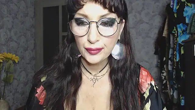 Snapshot of Aziza1 chatting on September 12, 4:25 pm Aziza1 online show from September 12, 4:25 pm