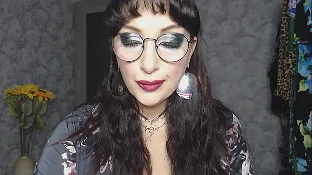 Snapshot of Aziza1 chatting on October 4, 4:33 pm Aziza1 online show from October 4, 4:33 pm