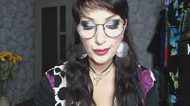 Snapshot of Aziza1 chatting on October 10, 6:02 pm Aziza1 online show from October 10, 6:02 pm