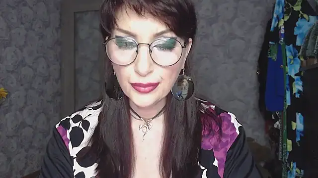 Aziza1 online show from May 22, 3:21 pm