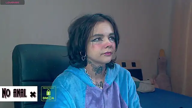 Snapshot of Dark__Elf chatting on October 22, 9:53 pm Dark Elf online show from October 22, 9:53 pm