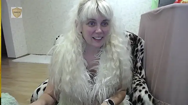 Snapshot of SunnySylvia chatting on October 21, 4:33 pm SunnySylvia online show from October 21, 4:33 pm