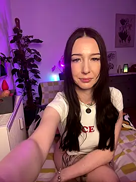 Snapshot of Trixie-Tainted chatting on September 9, 1:33 pm Trixie-Tainted online show from September 9, 1:33 pm