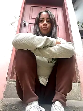 Snapshot of latinfemale chatting on November 1, 6:01 pm latinfemale online show from November 1, 6:01 pm