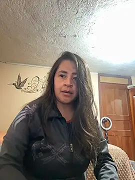 Snapshot of latinfemale chatting on October 22, 11:32 pm latinfemale online show from October 22, 11:32 pm