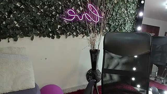 Snapshot of DestinyHills chatting on September 15, 12:13 pm DestinyHills online show from September 15, 12:13 pm