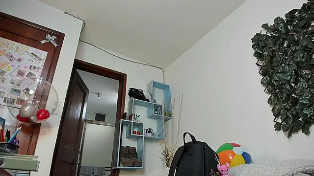 DestinyHills online show from April 14, 12:16 pm