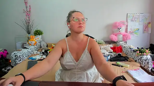IamYourNarcotic online show from June 4, 1:15 pm