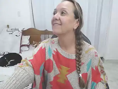 Snapshot of yeslluisa chatting on October 11, 10:12 pm yeslluisa online show from October 11, 10:12 pm