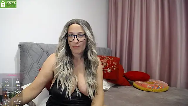 Snapshot of Aphrodite_S32 chatting on September 19, 12:37 pm Aphrodite S32 online show from September 19, 12:37 pm