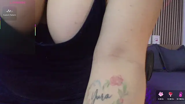 Snapshot of JuliRamirez chatting on September 21, 12:48 pm JuliRamirez online show from September 21, 12:48 pm