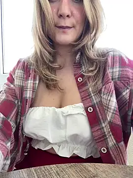 Snapshot of Puzdosia chatting on October 22, 8:52 am Puzdosia online show from October 22, 8:52 am