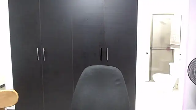 Snapshot of mijal_queen chatting on September 16, 1:57 am mijal queen online show from September 16, 1:57 am