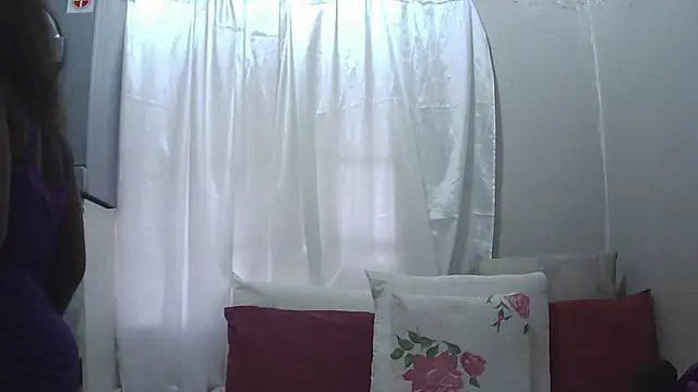 Snapshot of Delicioussexy chatting on September 21, 4:33 am Delicioussexy online show from September 21, 4:33 am