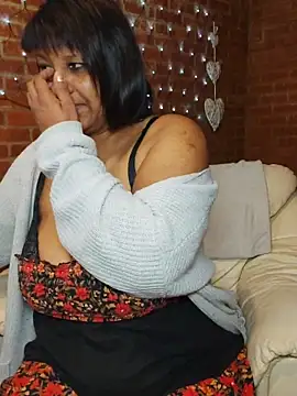 Lilybanx online show from May 5, 7:39 pm