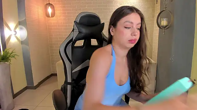 EllaClark online show from October 22, 6:13 pm